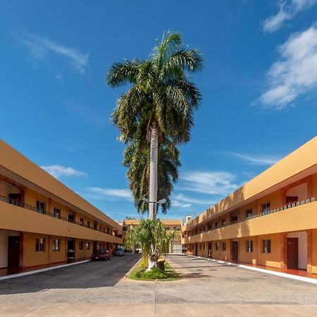 Tecnohotel Itzaes Merida Bagian luar foto