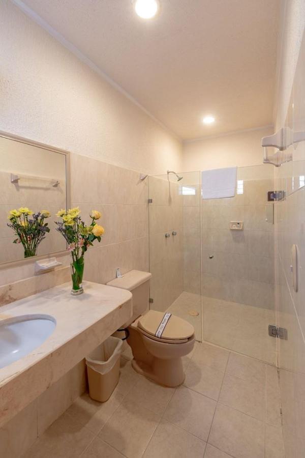 Tecnohotel Itzaes Merida Bagian luar foto